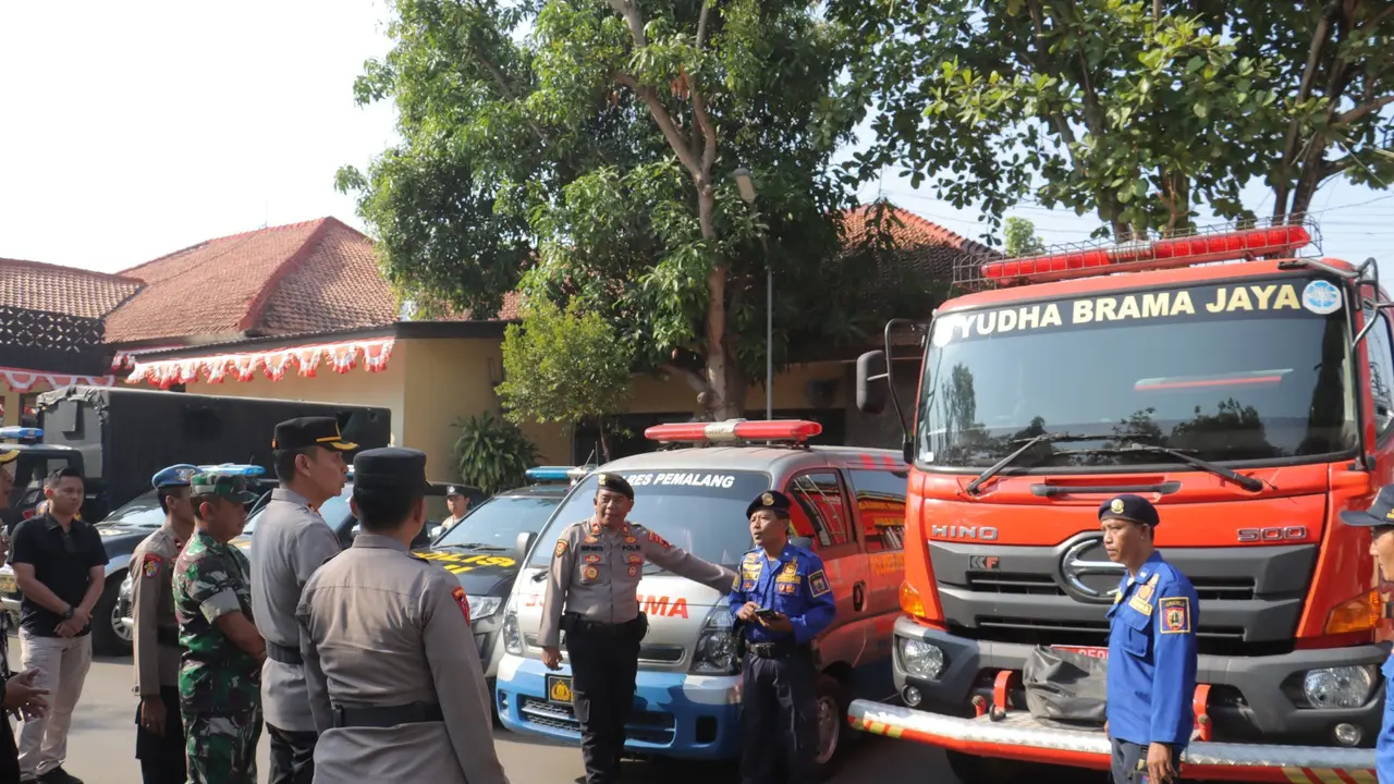 Satgas Karhutla Pemalang menggelar apel siaga kebakaran hutan dan lahan di halaman Polres Pemalang, Jawa Tengah. (Foto: Liputan6.com/Humas Polres Pemalang)
