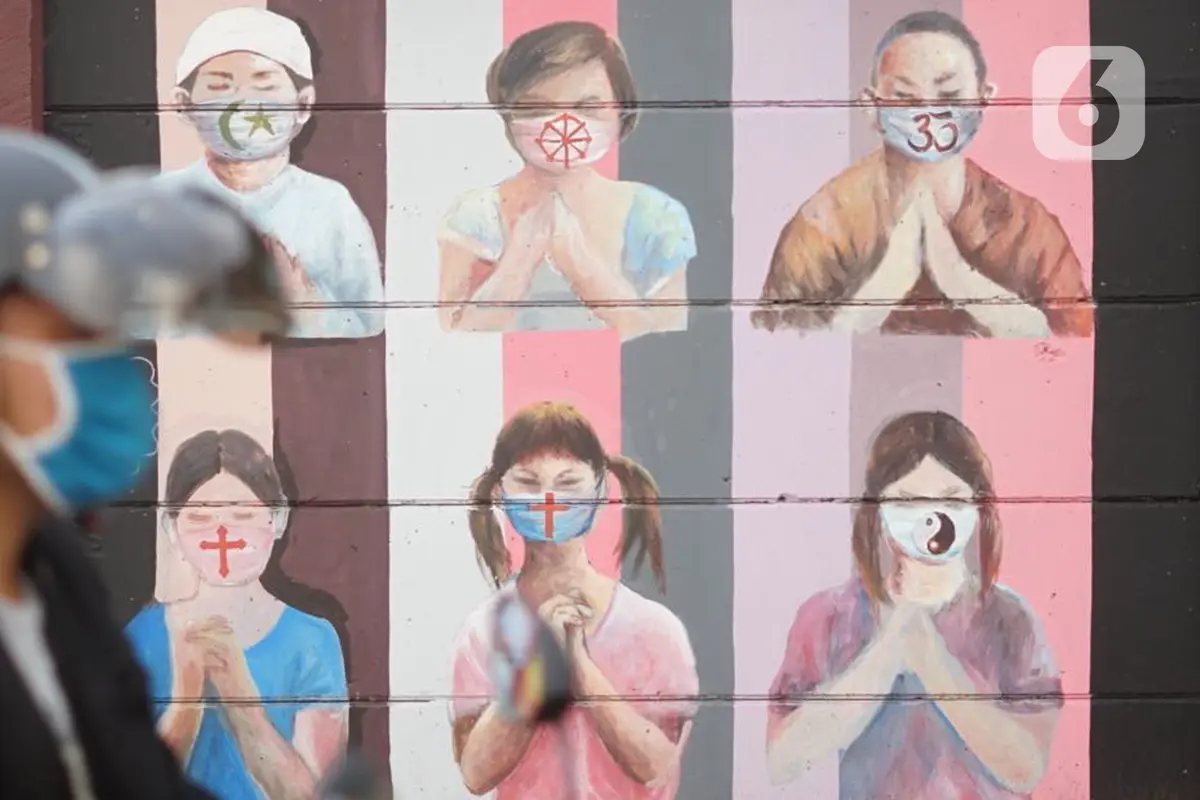 Mural Umat Beragama Gunakan Masker Hiasi Jalan Juanda Depok