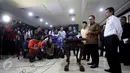  Ketua MPR Zulkifli Hasan di dampingi Wakil Ketua MPR Hidayat Nurwahid (kiri) dan Sekertaris Jenderal Ma'ruf Cahyono memberikan keterangan pers terkait Polemik DPD RI di Gedung MPR/DPR, komplek parlemen, Jakarta, Selasa (4/4). (Liputan6.com/Johan Tallo)
