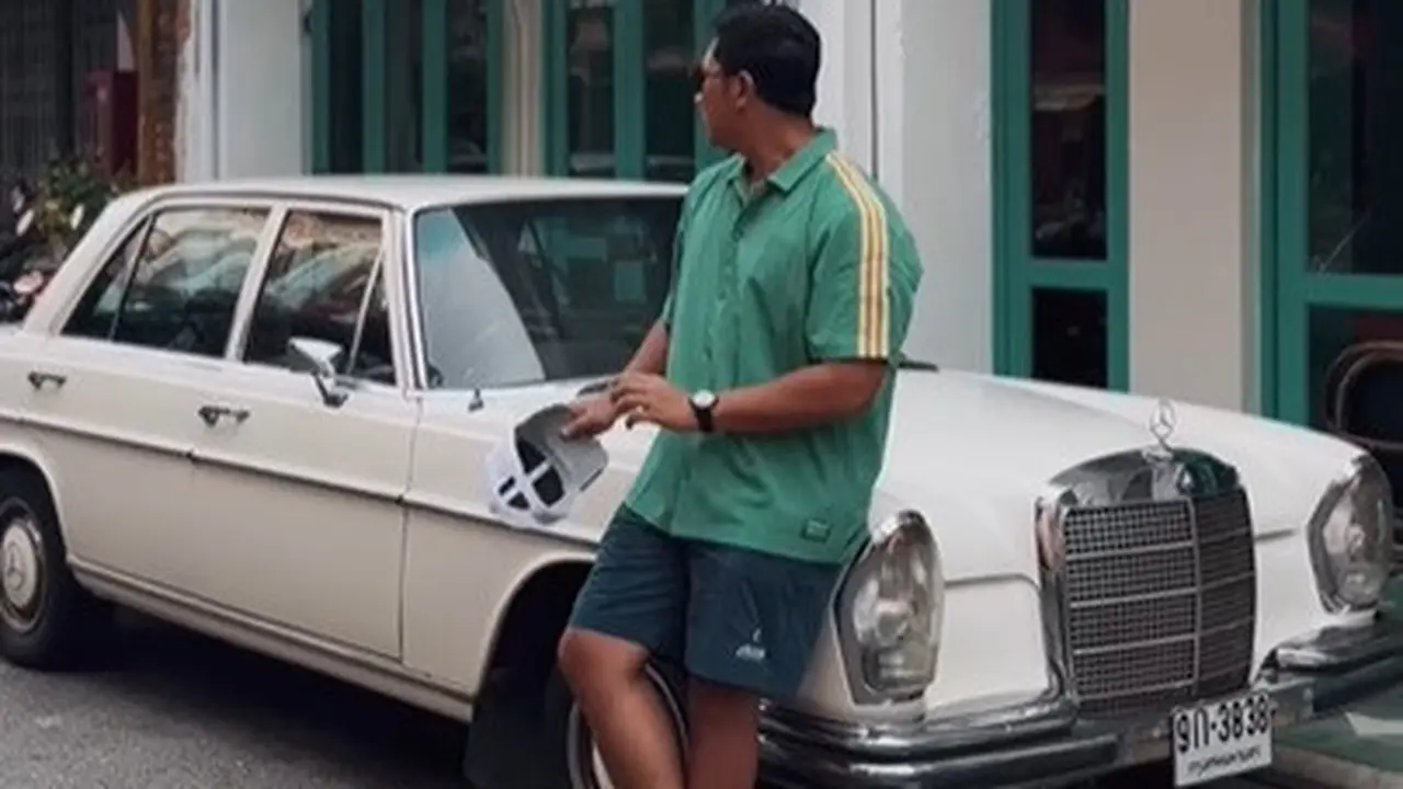Makin Romantis, Ini Potret Darma Mangkuluhur Putra Tommy Soeharto saat Liburan ke Phuket Old Town Bareng Pacar