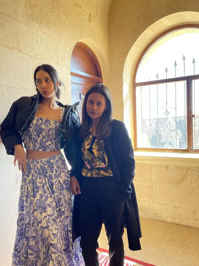 7 Potret Kompak Raihaanun dan Anya Geraldine, Adu Akting di Layangan Putus The Movie