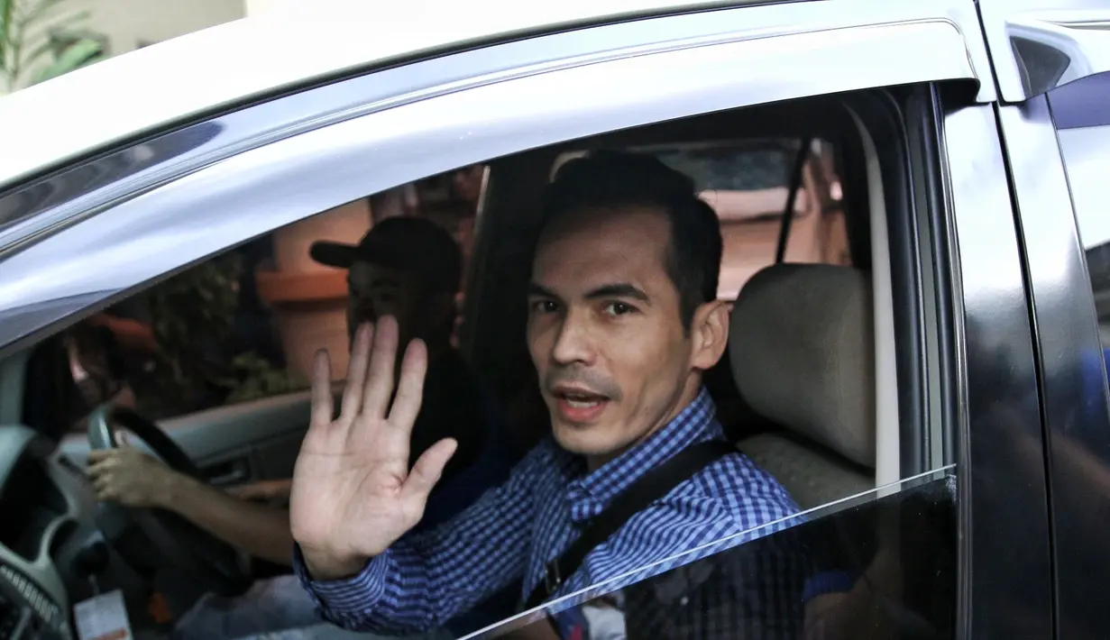 Atalarik dan Tsania Marwa baru saja diketemukan oleh Komisi Perlindungan Anak Indonesia (KPAI)  Jumat (28/7). Pertemuan itu berkat aduan dari Tsania yang tidak bisa ketemu dengan anak-anaknya. (Adrian Putra/Bintang.com)