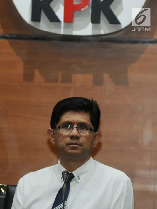Wakil Ketua KPK Laode Muhammad Syarif memberi keterangan kasus pembangunan Pelabuhan Bebas Sabang 2006-2011, Jakarta, Jumat (13/4). KPK menetapkan PT Nindya Karya dan PT Tuah Sejati sebagai tersangka. (Merdeka.com/Dwi Narwoko)