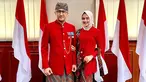 Hengky Kurniawan dan Sonya Fatmala kini lebih disibukkan dengan tugas di pemerintahan Kabupaten Bandung Barat. Pasangan yang menikah pada 2015 ini pun sering kali terlihat kompak bersama saat menjalani tugas. (Liputan6.com/IG/@hengkykurniawan)
