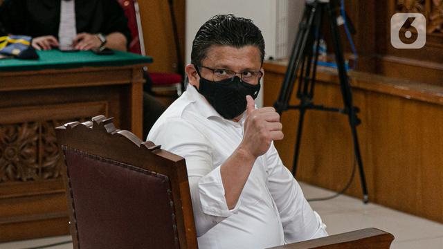 Lambaian Tangan Ferdy Sambo Sesaat Sebelum Sidang Vonis Kasus Pembunuhan Brigadir J