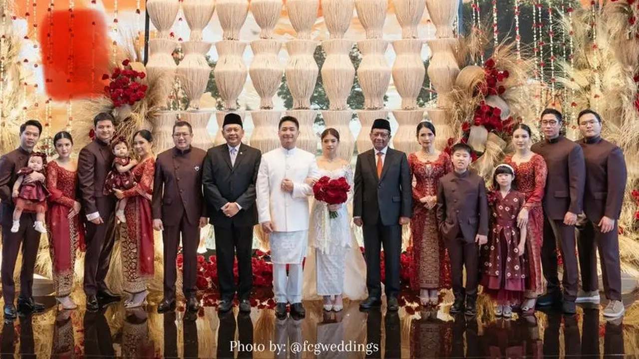 Tampilan ke tiga kakak Clarissa Tanoe saat Upacara Catatan Sipil Pernikahan