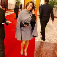 Beberapa waktu, Song Hye Kyo menghadiri acara 'Korea China Trade Economic Partnership' bersama Presiden Korea Selatan, Moon Jae. (foto: instagram.com/hyejoong_song)