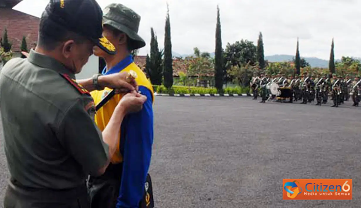 Citizen6, Bandung: Pelatihan Character Building Gelombang II Tahun 2012, bertempat di Dodik Bela Negara Rindam III/Siliwangi, dibuka oleh Pangdam III/Siliwangi Mayor Jenderal TNI Sonny Widjaja, Rabu (14/3). (Pengirim: Pendam3)

