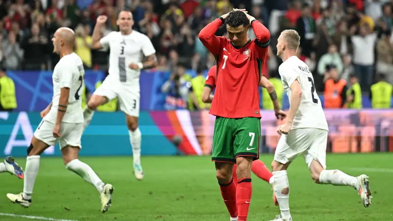 Foto: Momen Nano-nano Cristiano Ronaldo Saat Melawan Slovenia, Abis Nangis Ketawa
