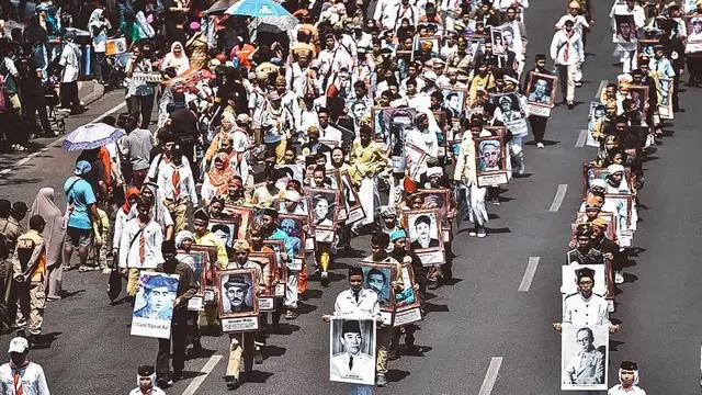 Momen Kemeriahan Parade Surabaya Juang 2019 (sumber: instagram/surabaya)