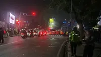 Demo di Bandung Memanas, Massa Bentrok dengan Polisi