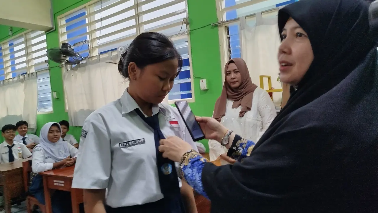 Uji coba makan bergizi gratis di SMPN 161, Jakarta Selatan pada Kamis (19/9/2024).