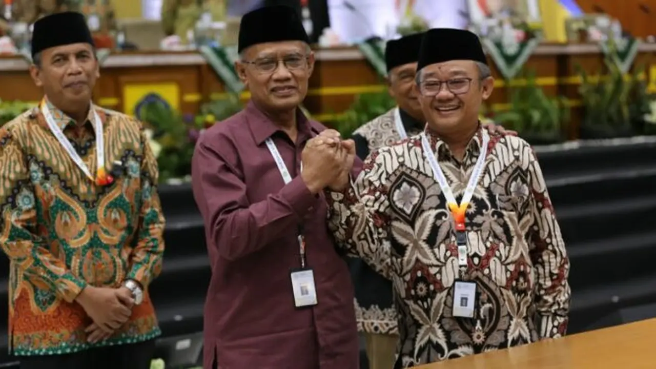 Panlih Muktamar ke-48 Muhammadiyah resmi menetapkan Haedar Nashir sebagai Ketua Umum dan Abdul Mu’ti sebagai Sekretaris Umum PP Muhammadiyah masa jabatan 2022-2027. (Foto: muhammadiyah.or.id)