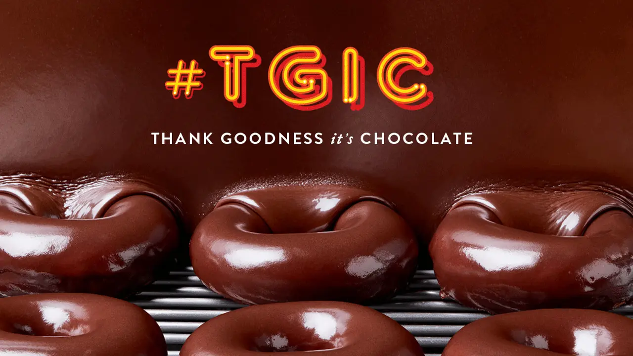 Krispy Kreme Hadirkan Chocolate Glazed Doughnuts untuk Pertama Kalinya di Indonesia. Yuk kita simak info selengkap tentang menu donat yang satu ini.
