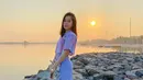 Menikmati pantai dengan cara melihat sunset menjadi cara menarik Jessica saat berlibur. Jessica terlihat sangat enjoy dengan pemandangan apik di saat senja. Bersama senja,Jessica Jane terlihat begitu tenang menikmati pemandangan yang menyejukkan hati. (Liputan6.com/IG/@jessicajane99)