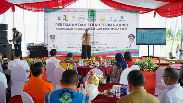 Peduli Bencana Abrasi Laut dan Rob, Peruri Serahkan Ratusan Pohon ke Warga Cemarajaya Karawang