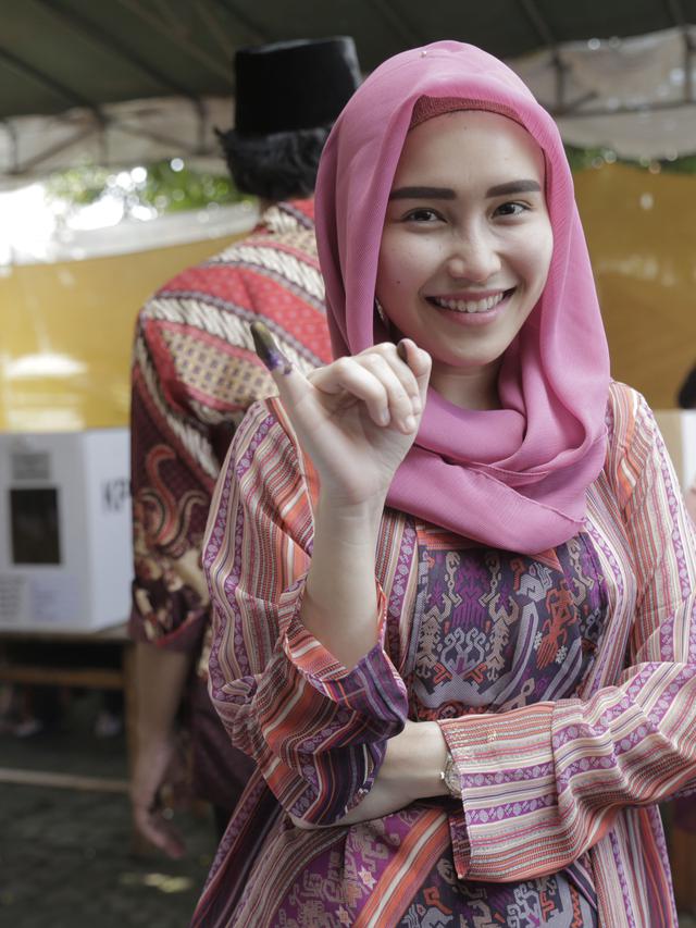 Dicibir Gara Gara Hijab Ini Kata Ayu Ting Ting Showbiz Liputan6 Com