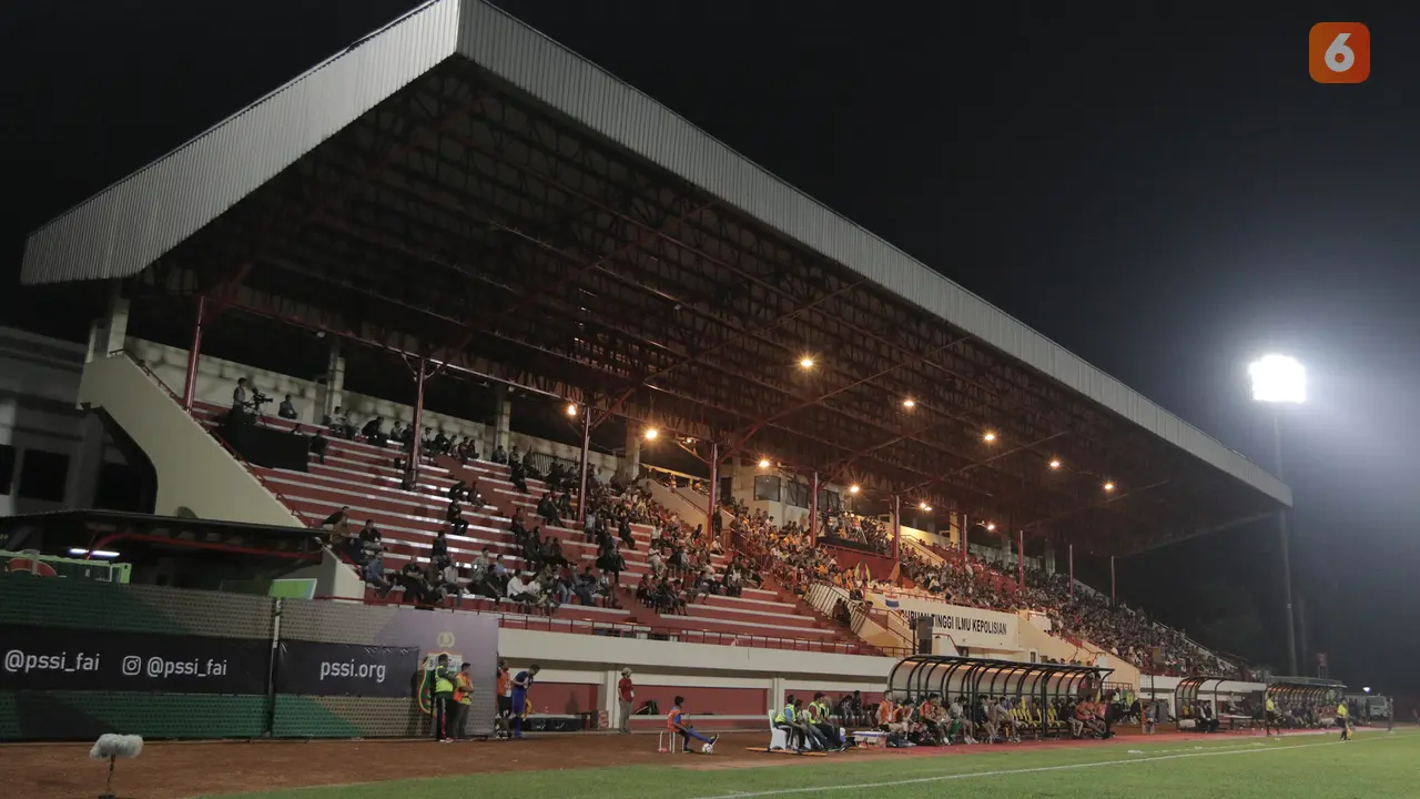 Tribun Stadion PTIK