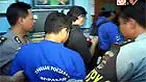 Tak hanya memerkosa anak-anak, Codet juga kerap memasukkan pembalut wanita ke kemaluan korbannya. Dia berharap hal ini bisa menghentikan pendarahan.
