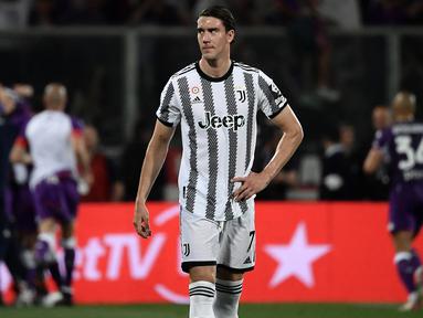 Juventus gagal menutup laga terakhir mereka di Liga Italia musim 2021/2022 dengan kemenangan. Dusan Vlahovic dan kolega kalah di kandang Fiorentina dengan skor 0-2 pada Minggu, 22 Mei 2022 dini hari WIB. (AFP/Filippo Monteforte)