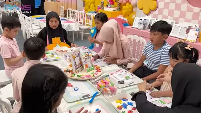 Potret Dekorasi Perayaan Ultah ke-2 Lily Anak Angkat Raffi Gigi (YouTube/Rans Entertainment)