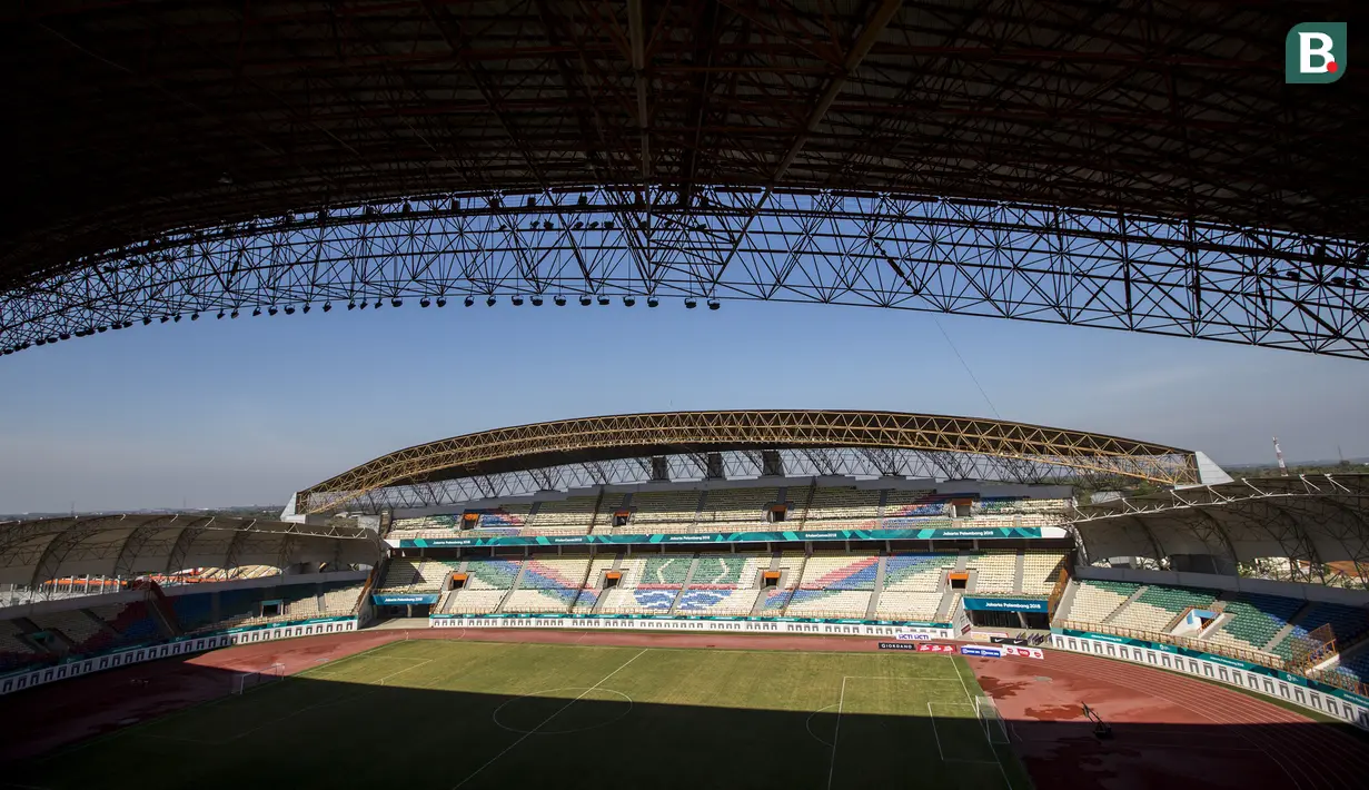 Suasana dari Stadion Wibawa Mukti di Cikarang, Jawa Barat, Senin (10/9/2018). Stadion dengan kapasitas 28.778 ini mulai digunakan sejak tahun 2014 lalu. (Bola.com/Vitalis Trisna)