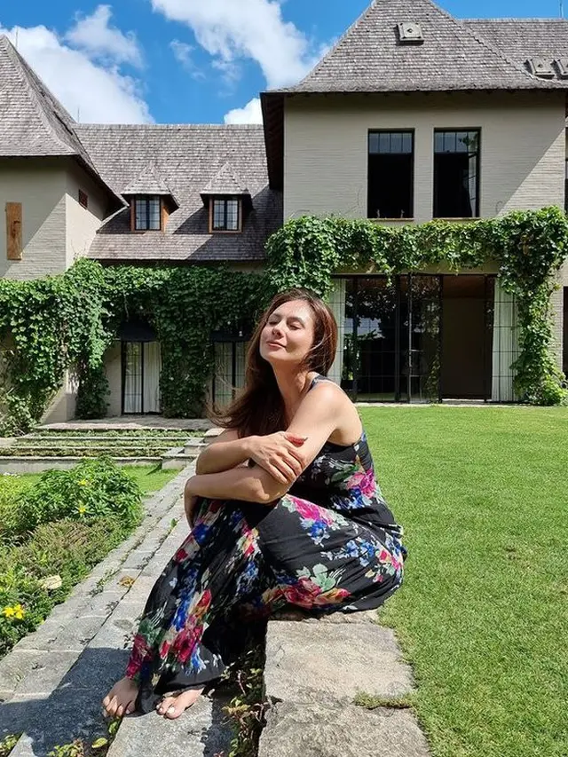 Wulan Guritno saat berlibur di Bali (Instagram)