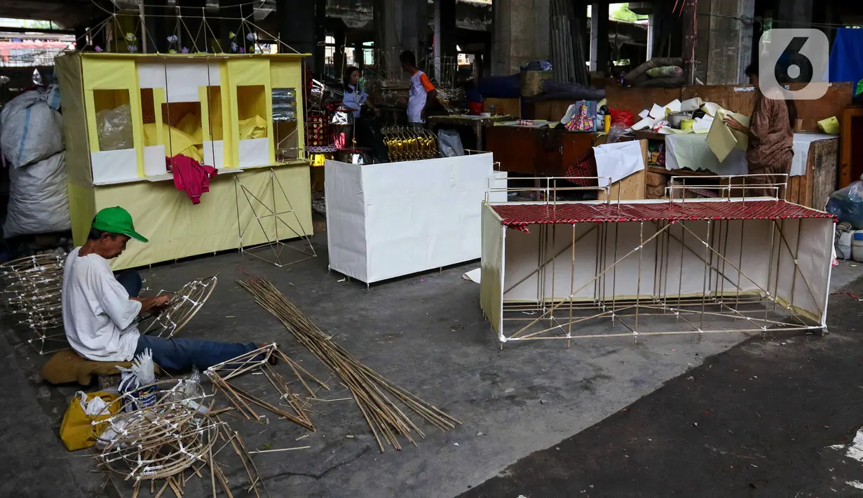 Barang-barang tersebut dijual mulai dari puluhan ribu sampai jutaan rupiah. (Liputan6.com/Herman Zakharia)