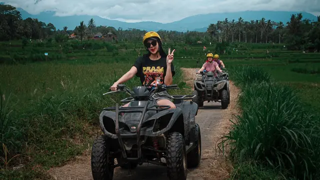 Anya Geraldine Liburan
