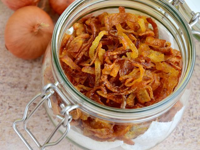 Cara Mudah Membuat Bawang Goreng Yang Krispi Dan Tahan Lama Lifestyle Fimela Com