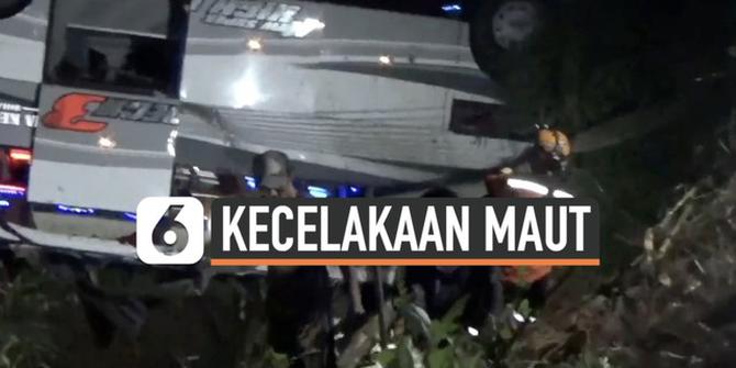 VIDEO: Begini Proses Evakuasi Korban Bus Jatuh ke Jurang di Sumedang, 26 Tewas