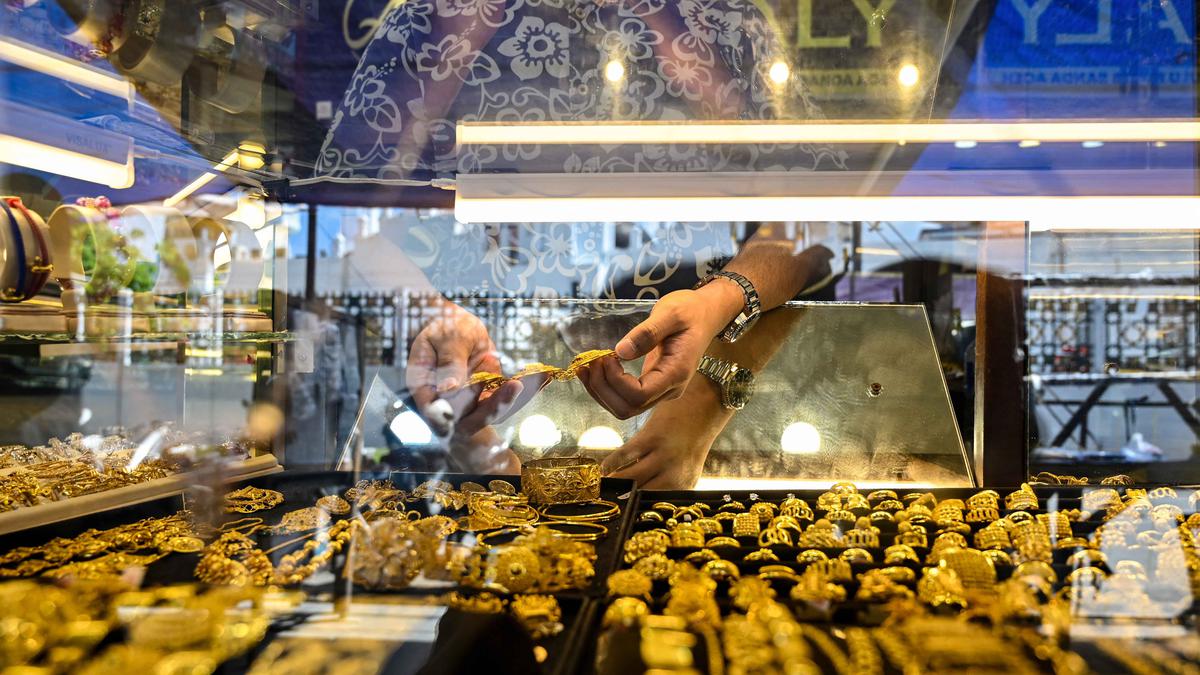 Harga Emas Perhiasan Hari Ini Sabtu 24 Januari 2026: Fluktuasi Antam, Pegadaian, hingga Berbagai Karat