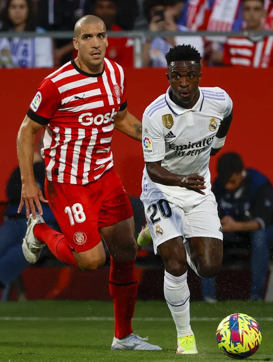 <p>Barcelona bisa melebarkan jarak jadi 13 poin andaikan menang di kandang Rayo Vallecano besok, 27 April 2023 dini hari WIB. (AP Photo/Joan Monfort)</p>