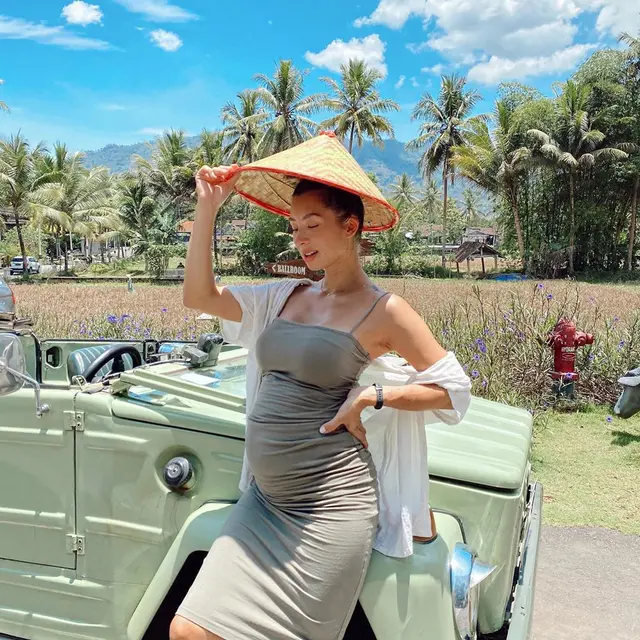 6 Momen Seru Babymoon Jennifer Bachdim Menanti Buah Hati Ketiga