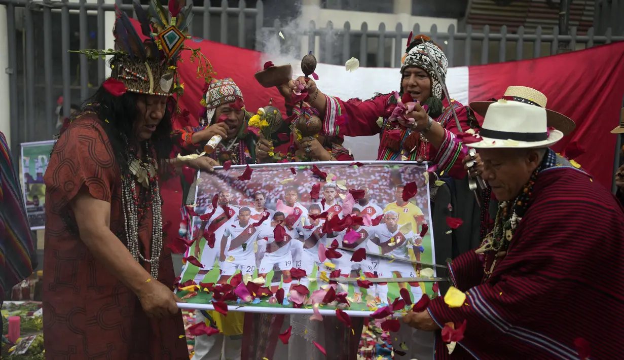 Peru akan menghadapi Brasil dalam pertandingan sepak bola kualifikasi Piala Dunia 2026 di Lima pada Rabu, 13 September 2023 pagi WIB. (AP Photo/Martin Mejia)