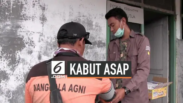 Posko kesehatan menangani puluhan anggota satgas Karhutla yang kelelahan memadamkan api di Muara Enim, Sumatera Selatan. Kebanyakan dari petugas mengalami sesak napas dan iritasi mata.