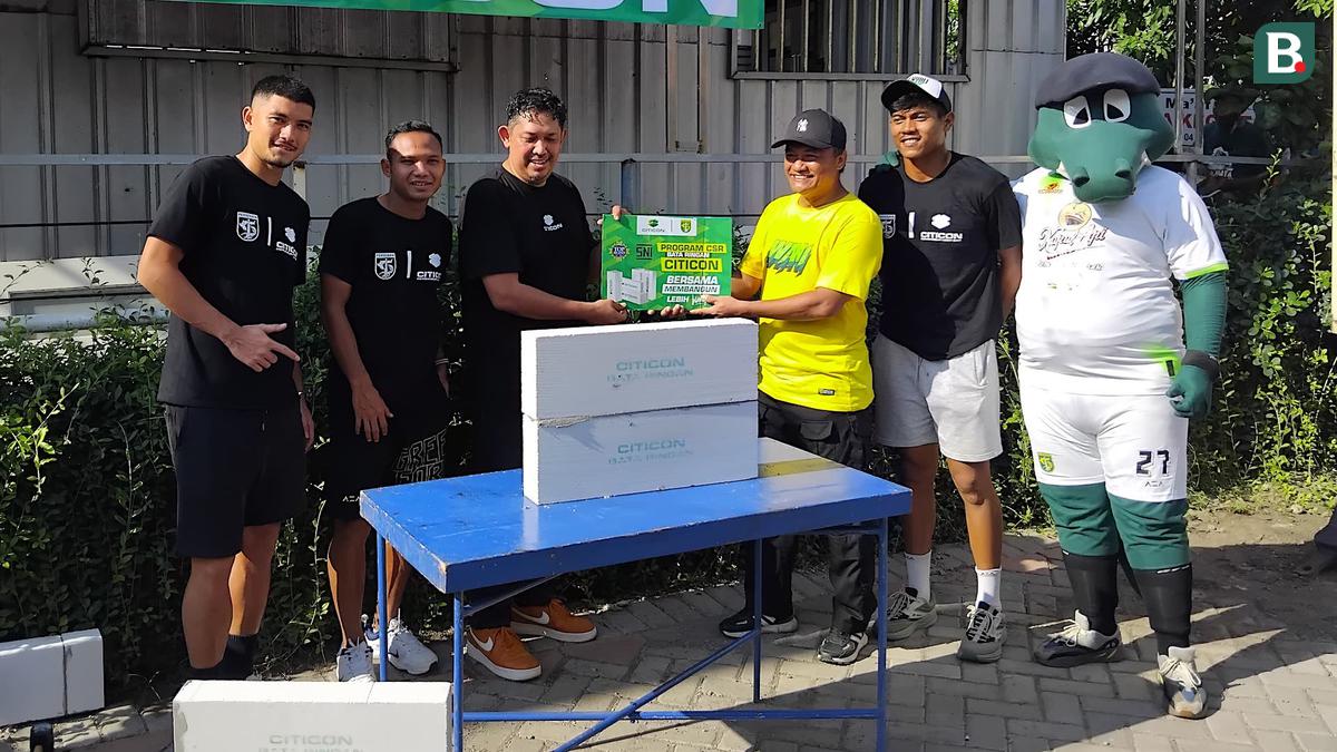 BRI Liga 1: Bangkit dan Menang Lagi, Persebaya Bantu Bangun Fasum di Perkampungan Surabaya
