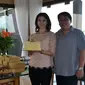 Berawal dari Deisy yang gemar membuat kue keju untuk anak-anaknya. Kini Amaro Cake dikenal sebagai salah satu ikon oleh-oleh khas Bandung.