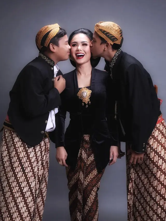 6 Potret Cantiknya Yuni Shara dalam balutan kebaya, Banyak Dipuji Netizen