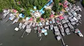 Foto udara yang diambil pada tanggal 18 September 2023 ini menunjukkan desa Monggak di Pulau Rempang. (Bay Ismoyo/AFP)