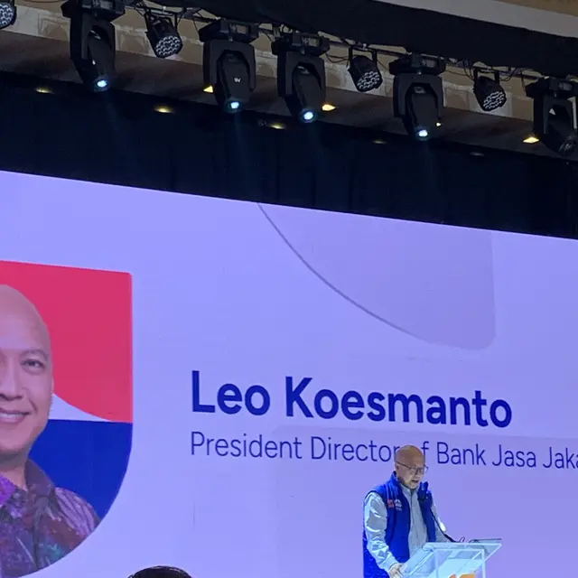 Presiden Direktur Bank Jasa Jakarta, Leo Koesmanto kepada media di Menara Astra, Senin (20/11/2023). DIbantu Astra Financial dan WeLab, Bank Jasa Jakarta membangun bank digital dengan nama Bank Saqu. (Tasha/Liputan6.com)