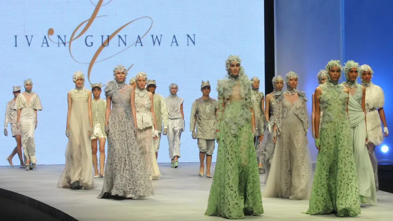 Indonesia Fashion Week 2015 - Ivan Gunawan 4