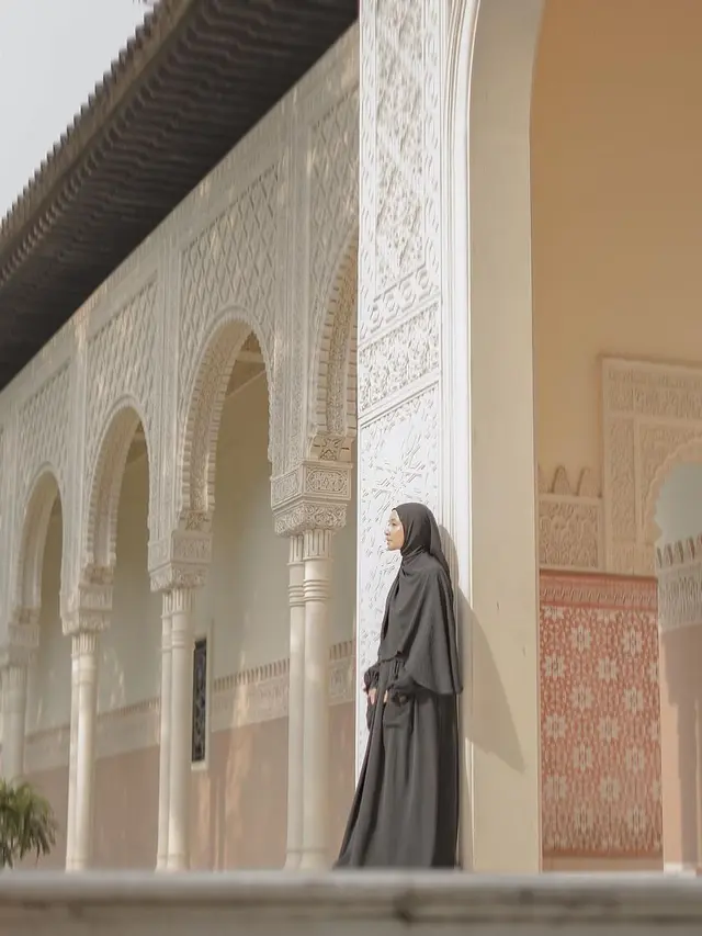 Penampilan terbaru Laudya Cynthia Bella yang makin syar'i dan adem