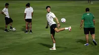 Jalani Penerbangan Melelahkan dari Inggris ke Irak, Elkan Baggott Langsung Tancap Gas Bersama Timnas Indonesia