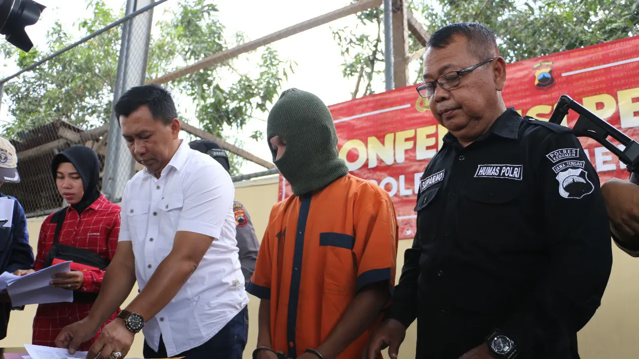 Polisi mengungkap kasus kakak mencabuli adik kandungnya. (Foto: Liputan6.com/Polres Kebumen/Muhamad Ridlo)
