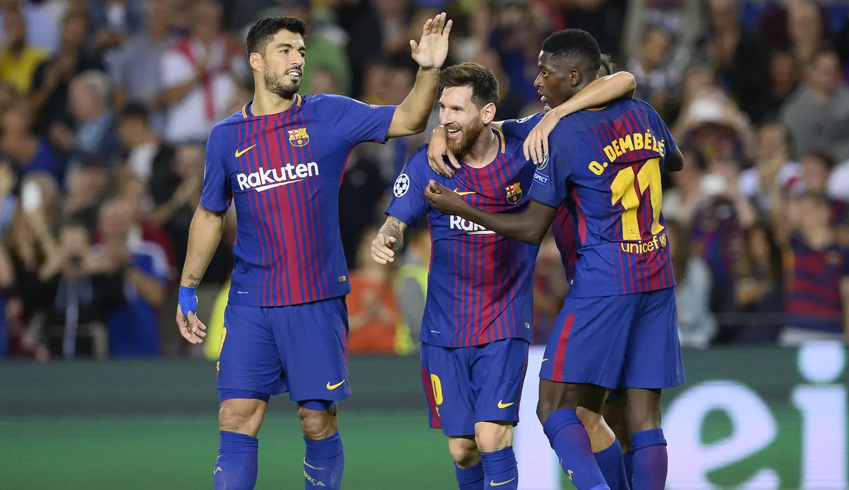 Para pemain Barcelona merayakan gol yang dicetak Lionel Messi ke gawang Juventus pada laga Liga Champions di Stadion Camp Nou, Katalonia, Selasa (12/9/2012). Barcelona menang 3-0 atas Juventus. (AFP/Josep Lago)
