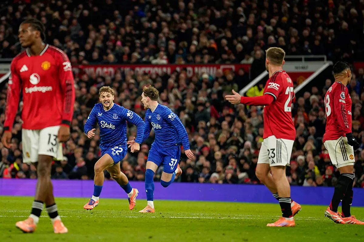 kiernan dewsbury hall man united vs everton