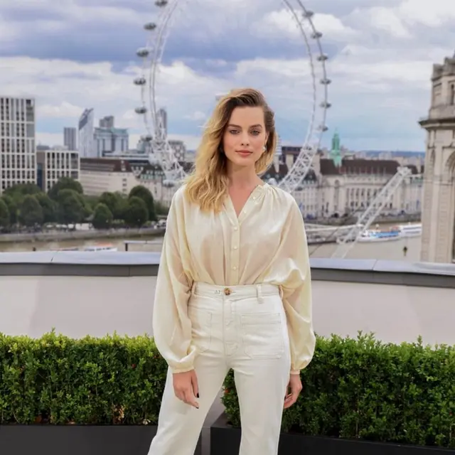7 Pesona Margot Robbie, Pemeran Karakter Barbie dari Warner Bros Pictures