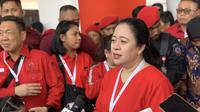 Ketua DPP PDI Perjuangan (PDIP) Puan Maharani usai memberi arahan di Rapat Kerja Nasional (Rakernas) PDIP IV hari kedua di JiExpo Kemayoran, Jakarta Pusat. (Liputan6.com/Delvira Hutabarat)