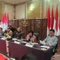 Menteri Koordinator Bidang Perekonomian Airlangga Hartarto mengumpulkan sejumlah menteri untuk membahas kebijakan program Satu Peta atau atau One Map Policy Summit 2024. Rapat tersebut dihadiri Menteri Luar Negeri Retno Marsudi, Menteri ATR/BPN Agus Harimurti Yudhoyono, hingga Kepala Staf Kepresidenan (KSP) Moeldoko.